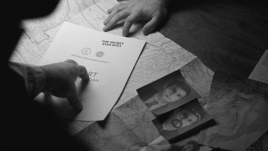 Zur ARTE-Sendung Schweig, Verräter! Whistleblower im Visier 3: John Kiriakou sucht nach einer nächtlichen Mitfahrgelegenheit. (nachgestellte Szene) © Courtesy of Morninglight Films