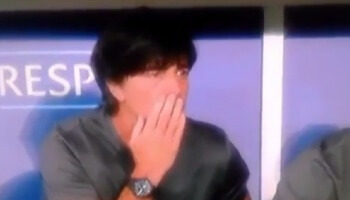 Jogi Löw während seines Riechtests